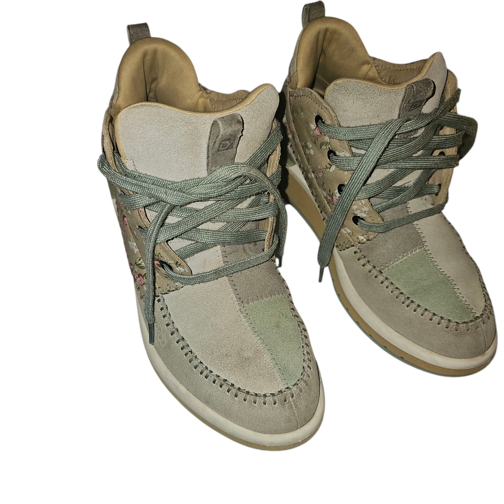 Stylish Green High-Top Sneakers